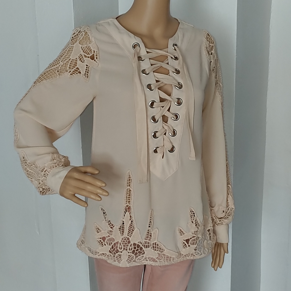 Gimmicks BKE Blouse